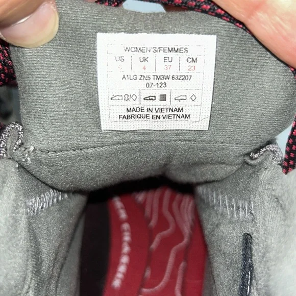 EUC The North Face Hiking Trail Insulated & Waterproof Boots 🥾 Size 6 - Picture 7 of 9